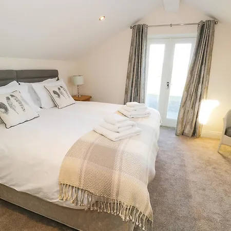 The Byre, Grange-over-sands * Грейндж-овер-Сандс